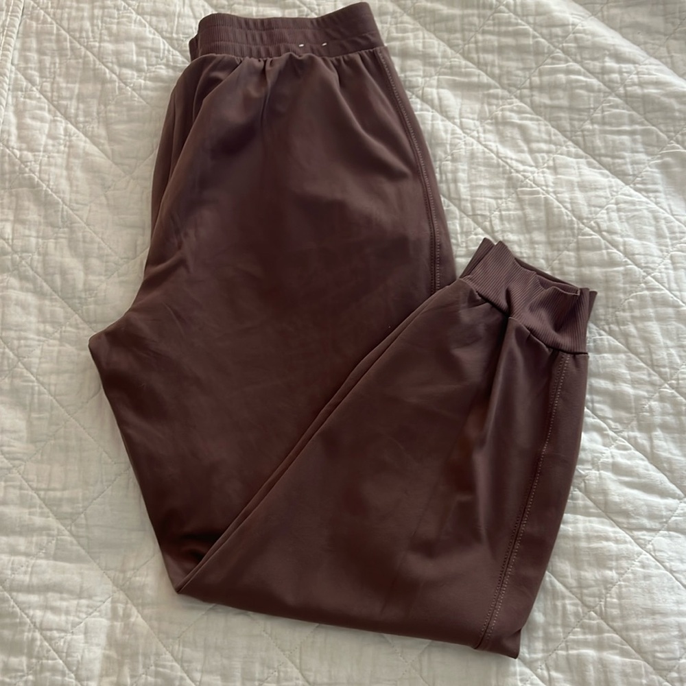 NWOT Rachel Zoe women’s jogger in size L